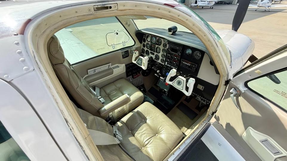 1995 BEECHCRAFT A36 BONANZA Photo 6